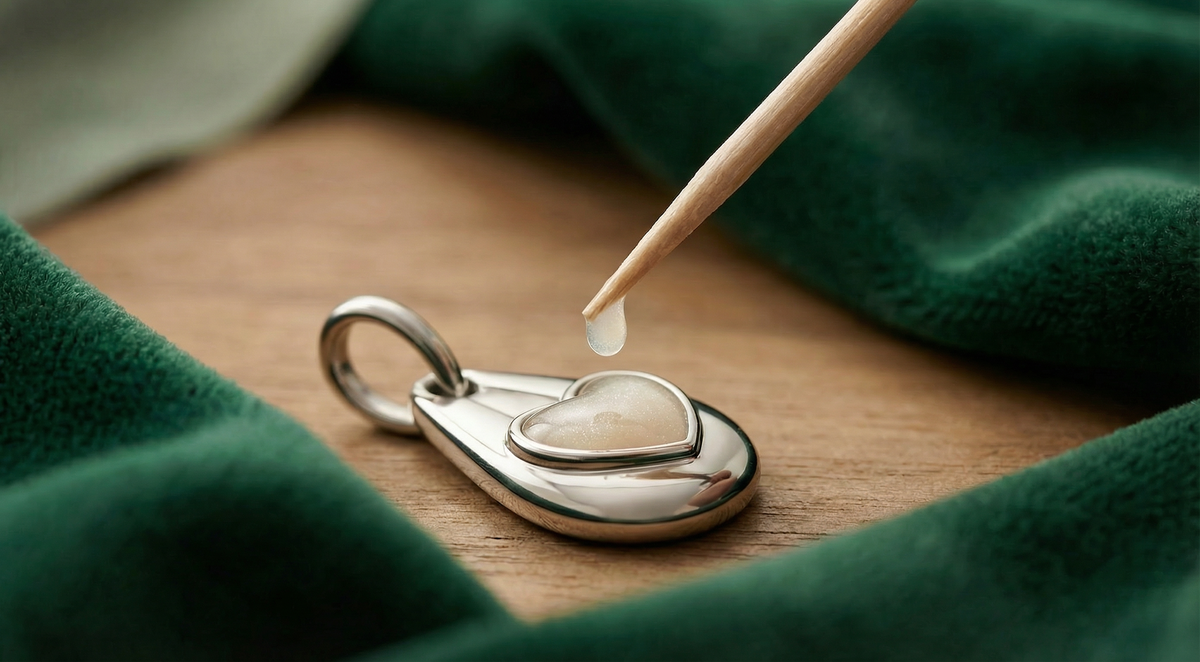 What Is Breastmilk Jewellery? A Gentle Guide for First-Time Mothers