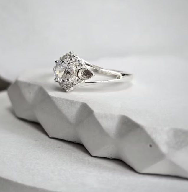 Solitaire Cubic Zirconia Halo Ring with Split Band