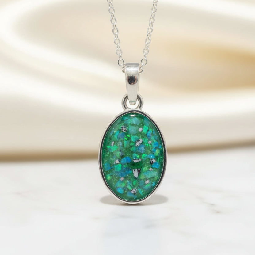 Classic Oval Keepsake Pendant
