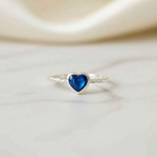 Heart Dainty Twisted Band Ring