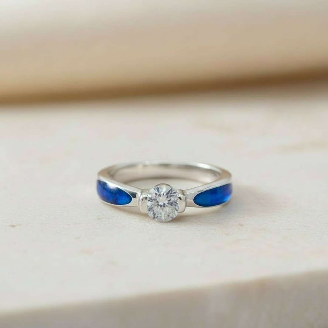 Solitaire Glow Keepsake Ring Silver