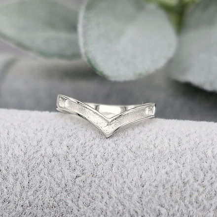 Keepsake V-Shaped Wishbone Memorial Ring