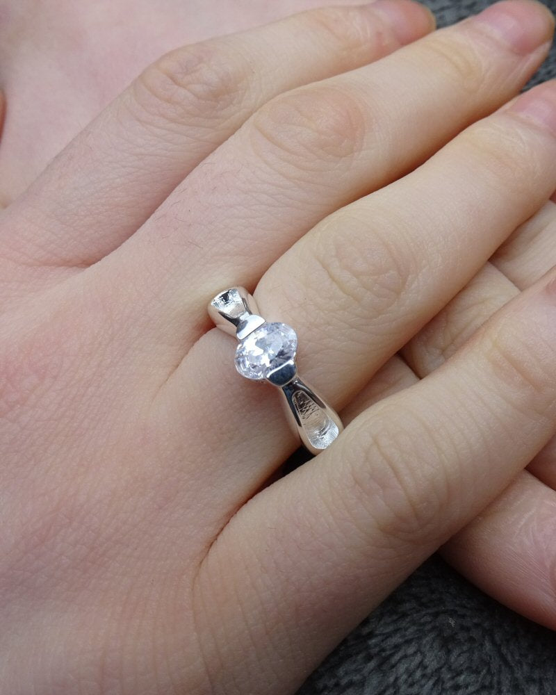 Solitaire Glow Keepsake Ring Silver