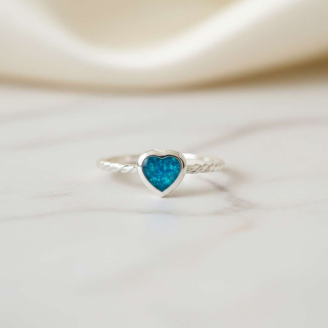 Heart Dainty Twisted Band Ring