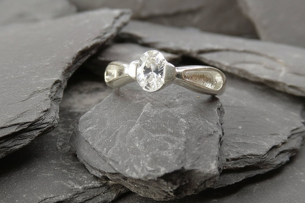 Solitaire Glow Keepsake Ring Silver