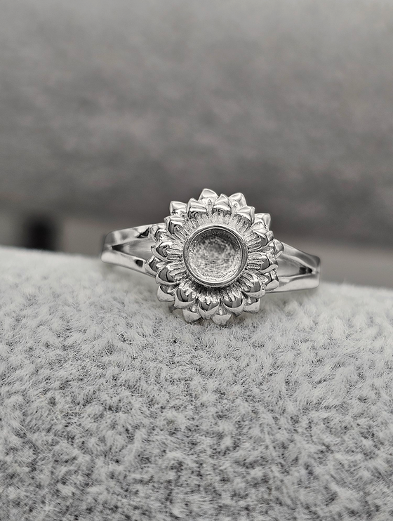 Sunflower Split Band Keepsake Ring Silver