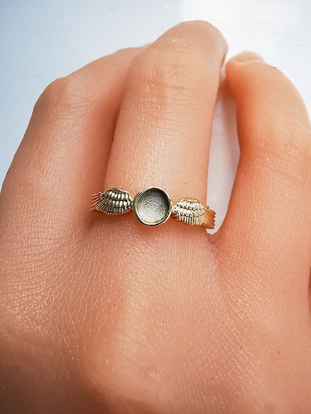 Winged Circle Keepsake Ring