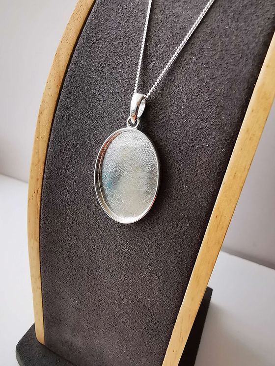 Large Oval Keepsake Pendant