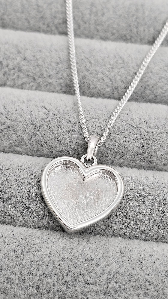 Classic Thick Rim Keepsake Heart Pendant