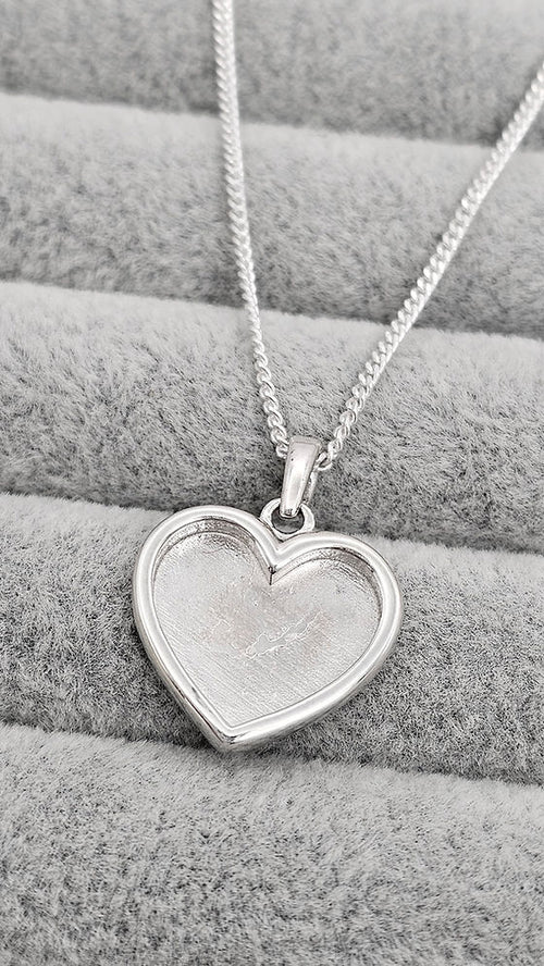 Classic Thick Rim Keepsake Heart Pendant