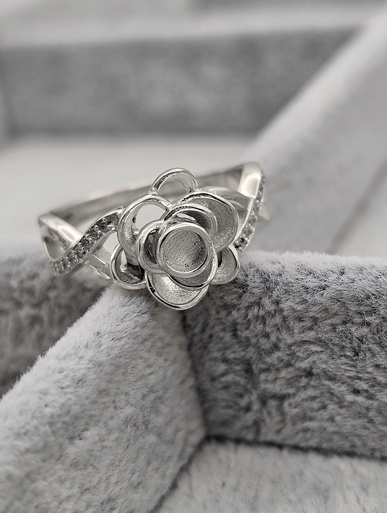 Rose Bloom Cubic Zirconia Band Ring